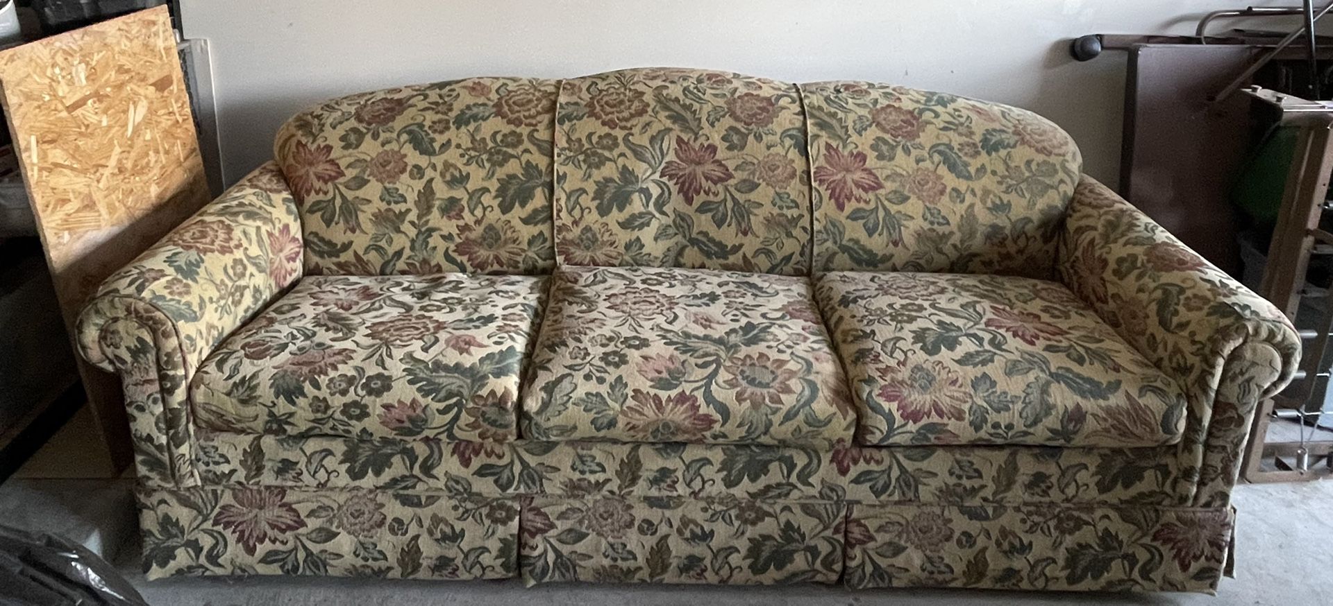 Krause’s Custom Crafted Sofa & Chair
