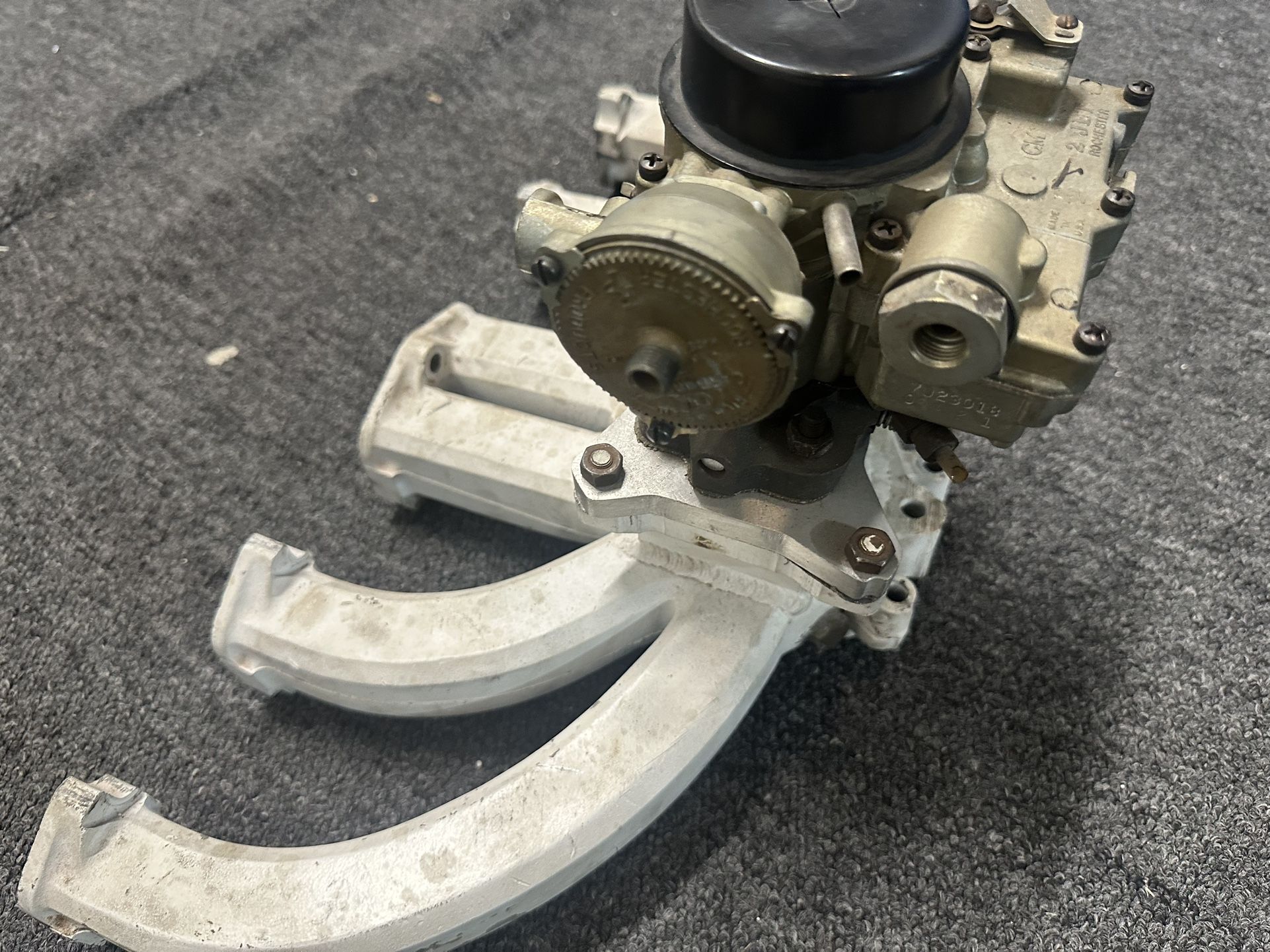 212g75 Intake Manifold And Carburetor