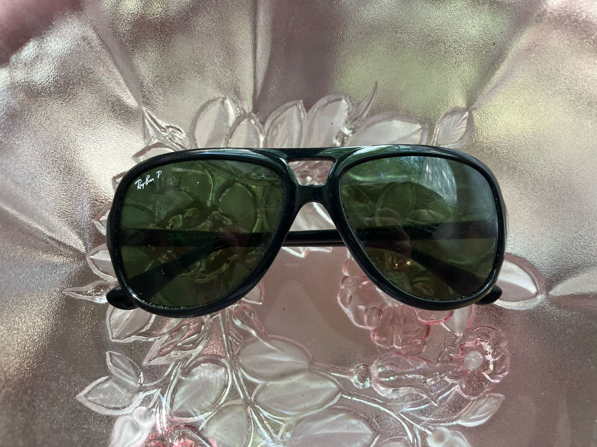 Ray-Ban RB4162 Polarized Aviator Sunglasses with Matte Black Frame