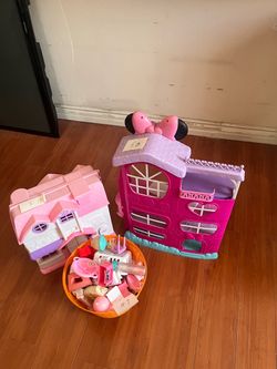 Dolls houses