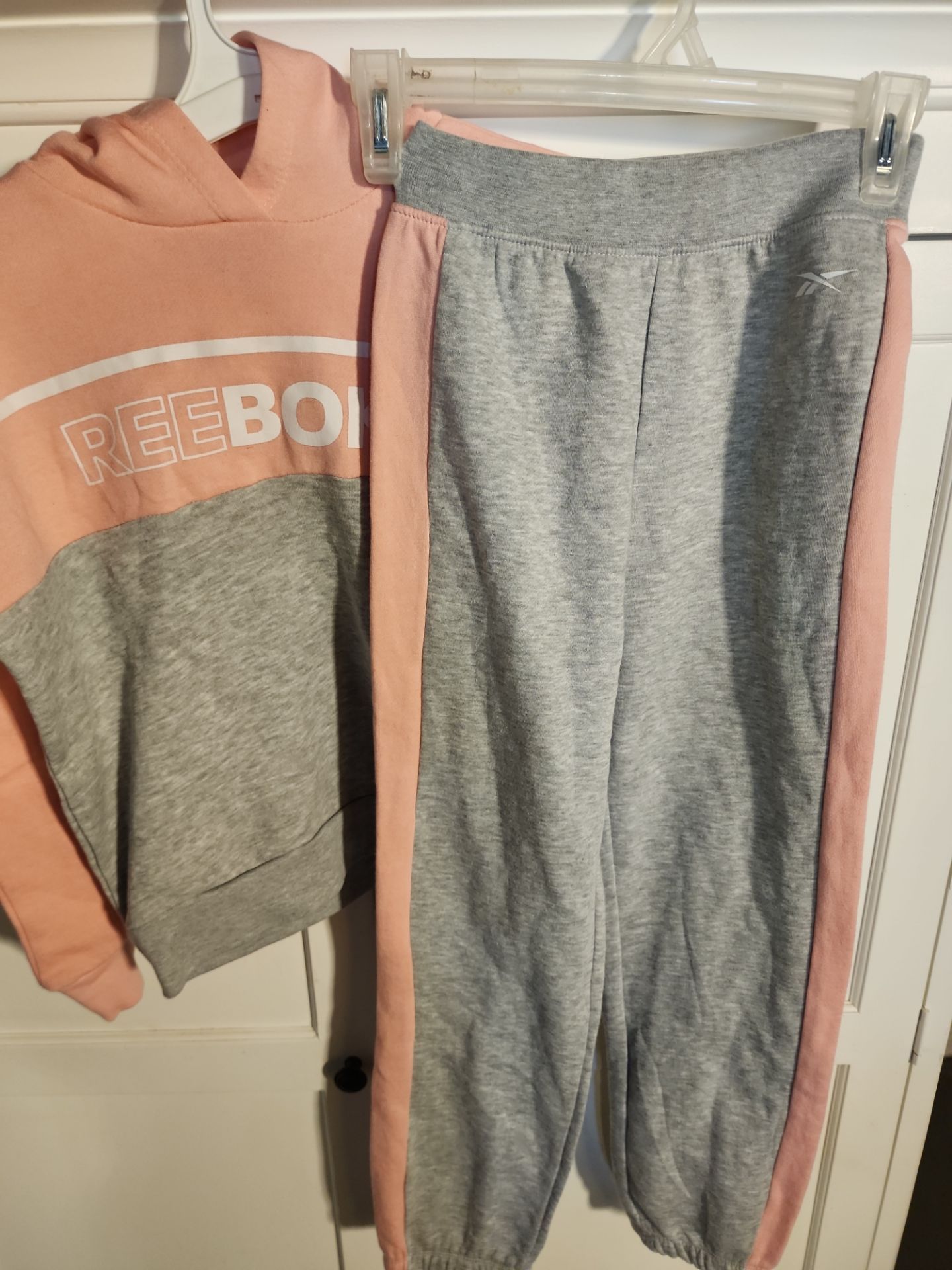 Reebok jog set pink and gray kids 10