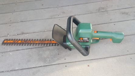 Black & Decker 505b 120v 18 Auto Stop Hedge Trimmer for Sale in South  Plainfield, NJ - OfferUp