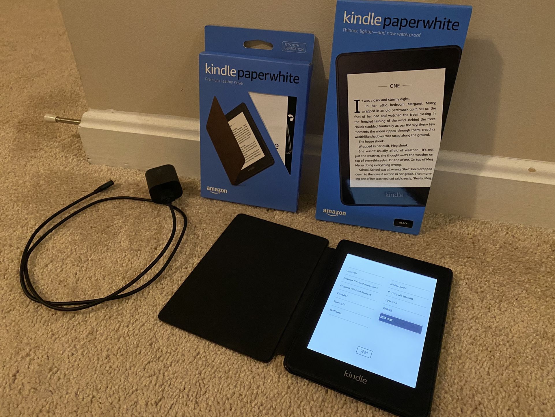 Amazon Kindle Paperwhite Black Bundle