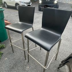 2 Bar Stools & 4 Event Chairs 