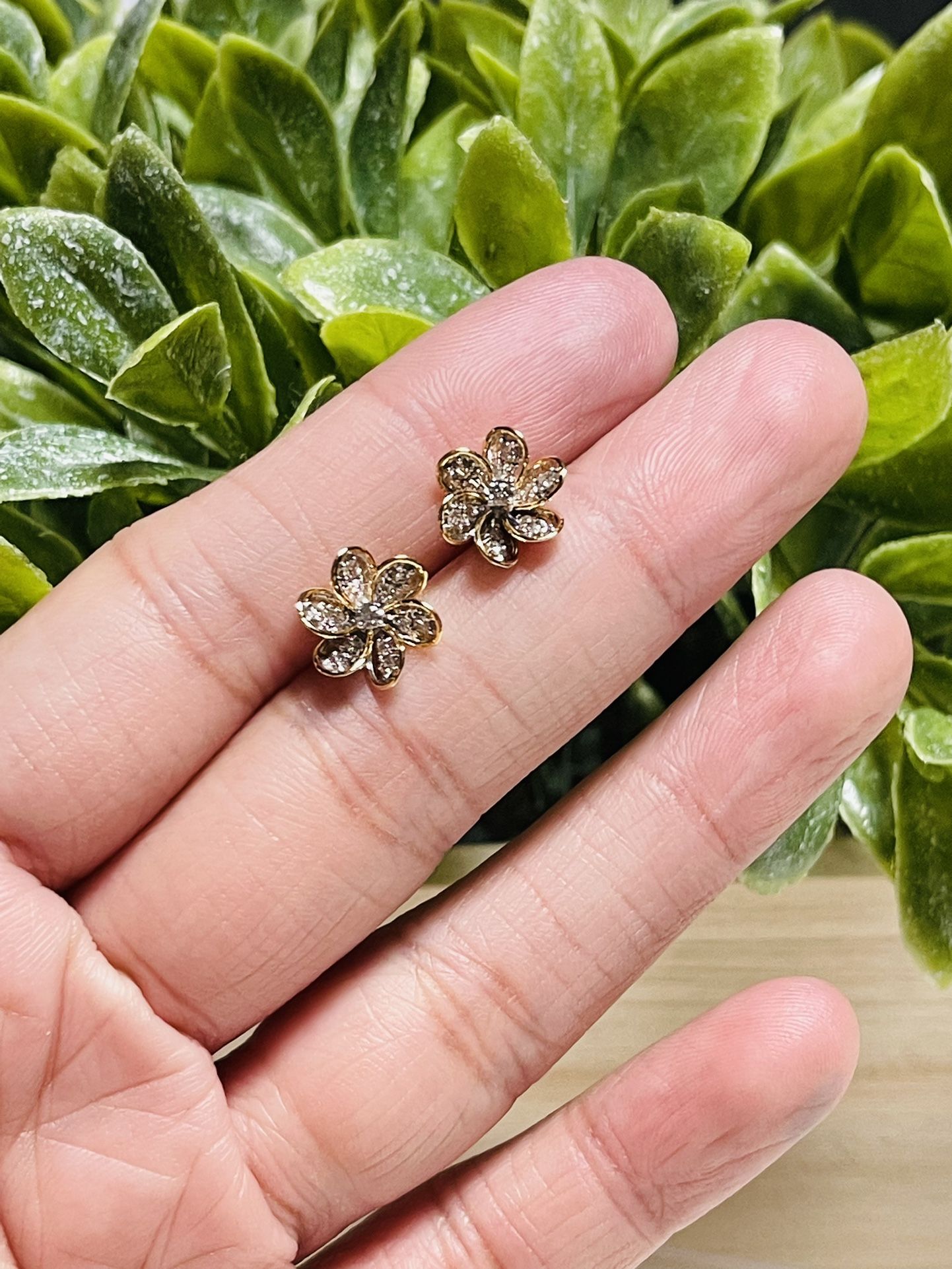 18k Diamond Earring