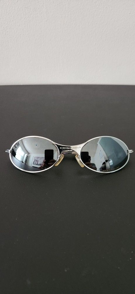 REPLICA Vintage 90s Oakley E Wire Titanium Sunglasses (1st Generation)