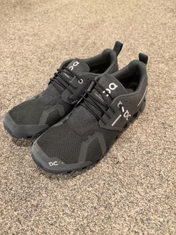 OnCloud black sneakers - women’s