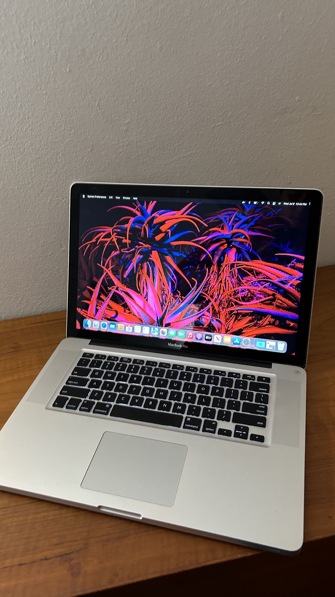 Apple MacBook Pro 15” I7/8GB/256GB SSD $175