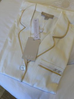 KIP Premium Premium Cotton Long Luxury Pajama in Lily White with KK initials