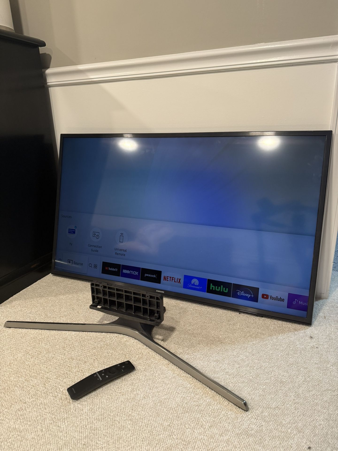 43 Inch Samsung Smart TV