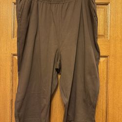 NWOT women’s ROAMANS Solid All Brown Pull On Capri pant  Plus Sz 30/32 -3X