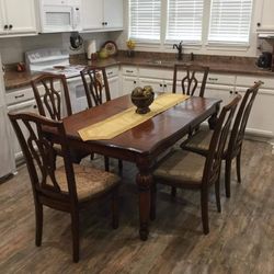Bonito Comedor 6 Sillas 100 % Madera