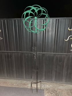7ft. Tall Garden Decor Windmill Wind-Spinner