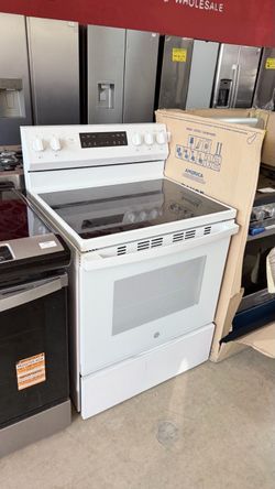 GE White Electric Range with Glass Cooktop