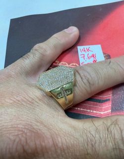 14K Solid Gold Ring For Wedding CUBIC ZIRCONIUM STONES 7.6Gr Size 9.5