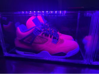 JORDAN 4s red
