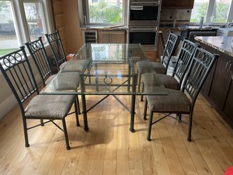 Glass Dining Tablw