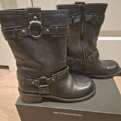 Women's 8.5 Size Black  Mid Calf Boots