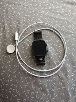 Apple Watch Ultra 2 - 49mm Titanium GENUINE Black Titanium Milanese Loop