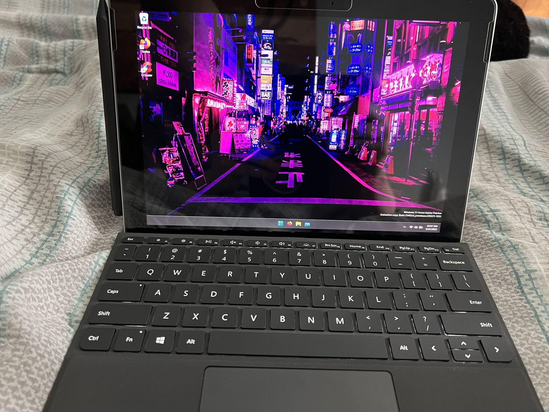 Microsoft Surface GO Pentium gold 4 Gb Ram Keyboard, Pen