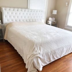 2 Sliver Mirrored Night Stands 