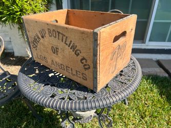 Vintage 7-Up wood soda crate, 1969, authentic