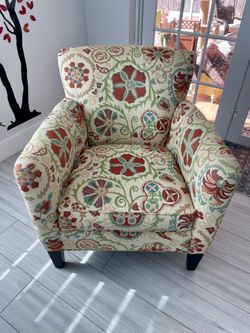 Pretty Upholstered Accent Chair/Armchair From Crate & Barrel- Like New