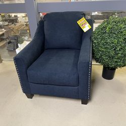 Creeal Heights Ink Blue Chair

