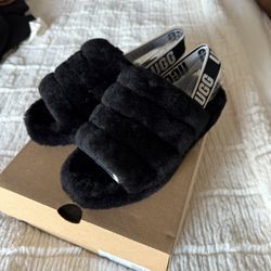 UGG Fluffy Slides 