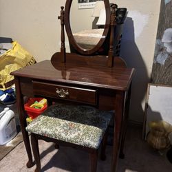 Vanity Table And Still Set 