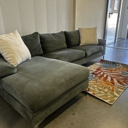 GREEN SECTIONAL COUCH W/ FREE DELIVERY 