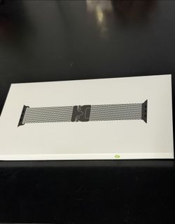 Apple Watch Ultra 3 Black Titanium Milanese Loop