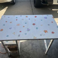 White Desk with Cute Flowers 