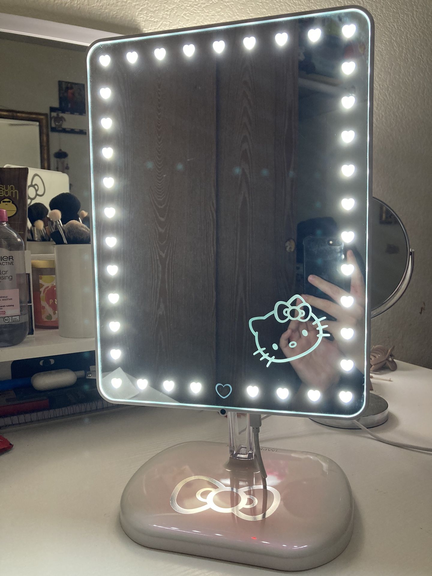 Hello Kitty Mirror 