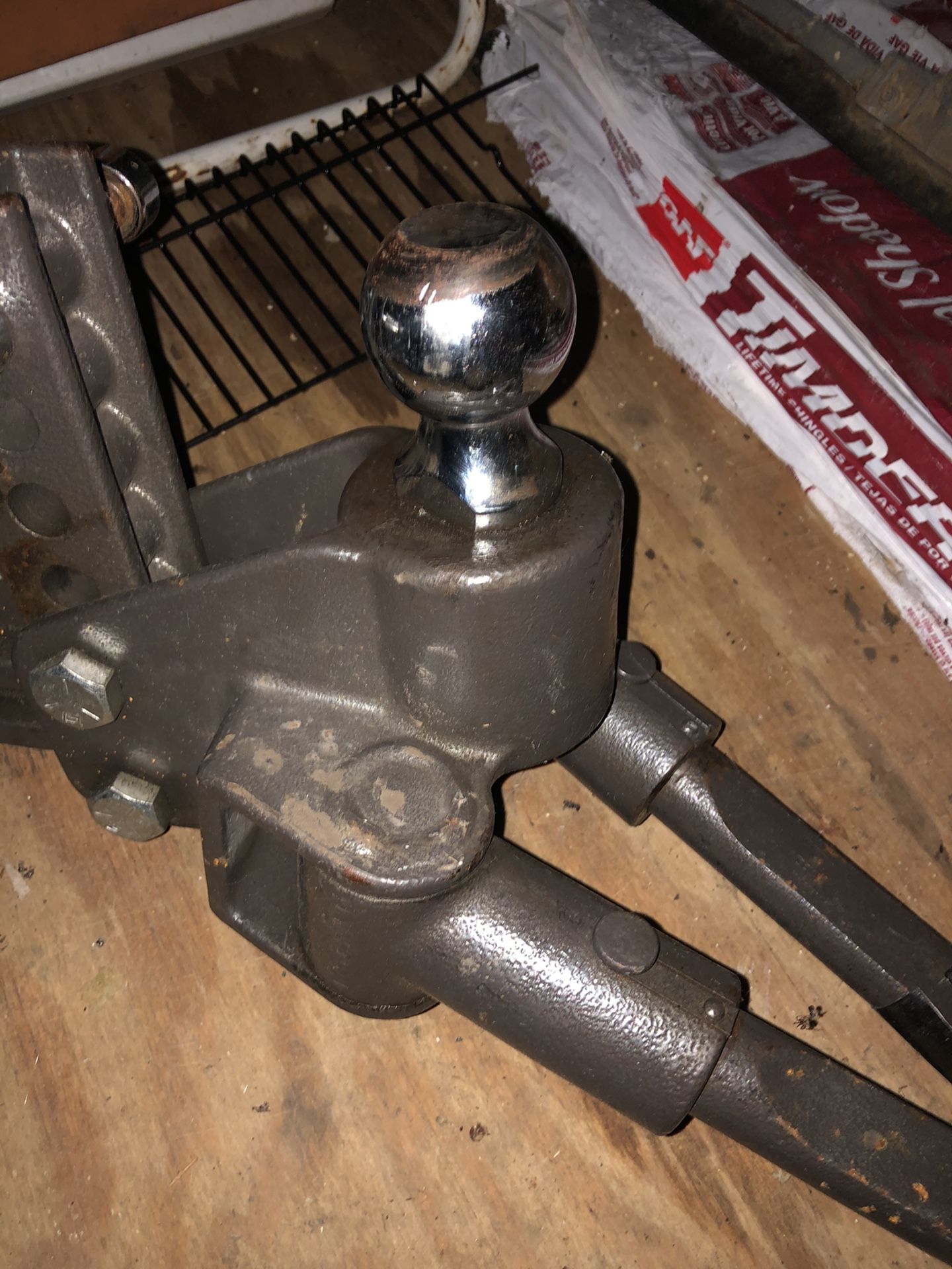 Trailer hitch balance
