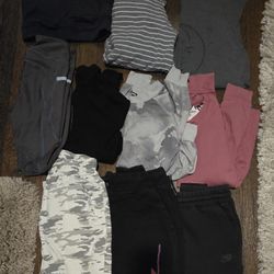 Used (10) Piece Womans Size Medium Winter Clothes Lot 