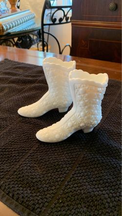 Beautiful Vintage Fenton Boots