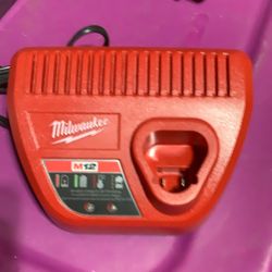 Milwaukee M12 Battery Charger 