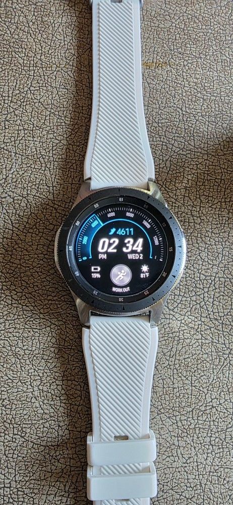 Samsung Galaxy Watch 46mm + 3 Bands