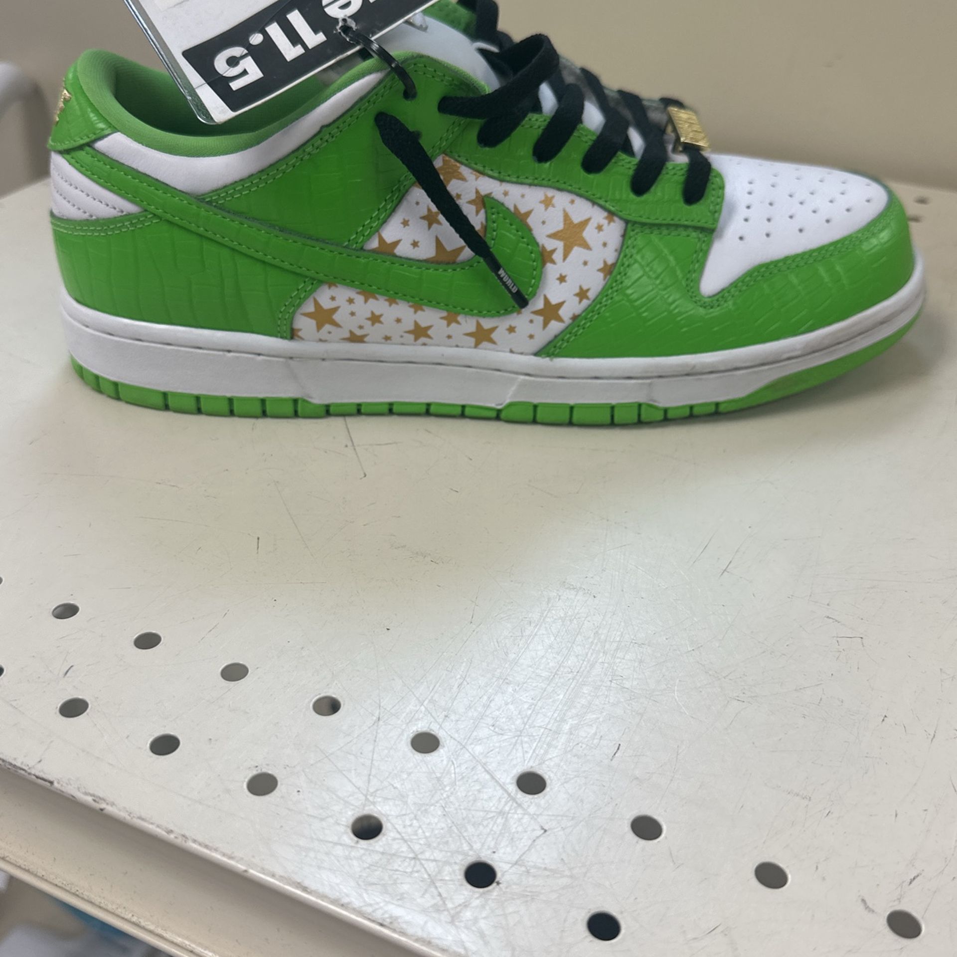 Supreme Dunks