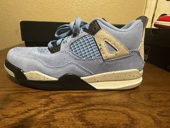 Jordan 4’s UNC 