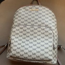 MK mochila como nueva