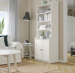 White Bookcase with Cabinet and Shelves