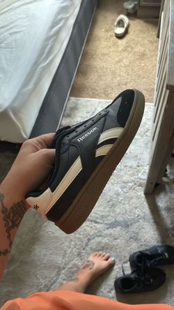 Reeboks brand new sz 3K