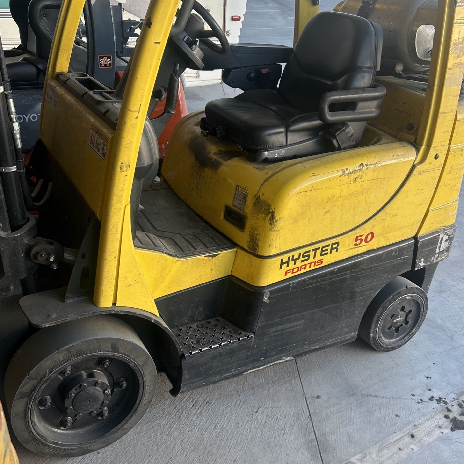 Hyster Forklift 5000 Pound Capacity