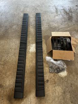 Mid-Sized Truck Running Boards