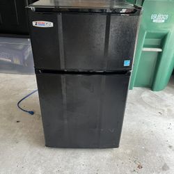 Mini Fridge And Freezer 