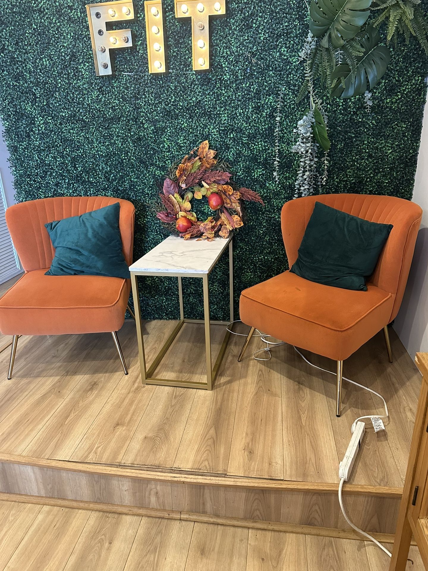 Lounge Chair. Set Of 2