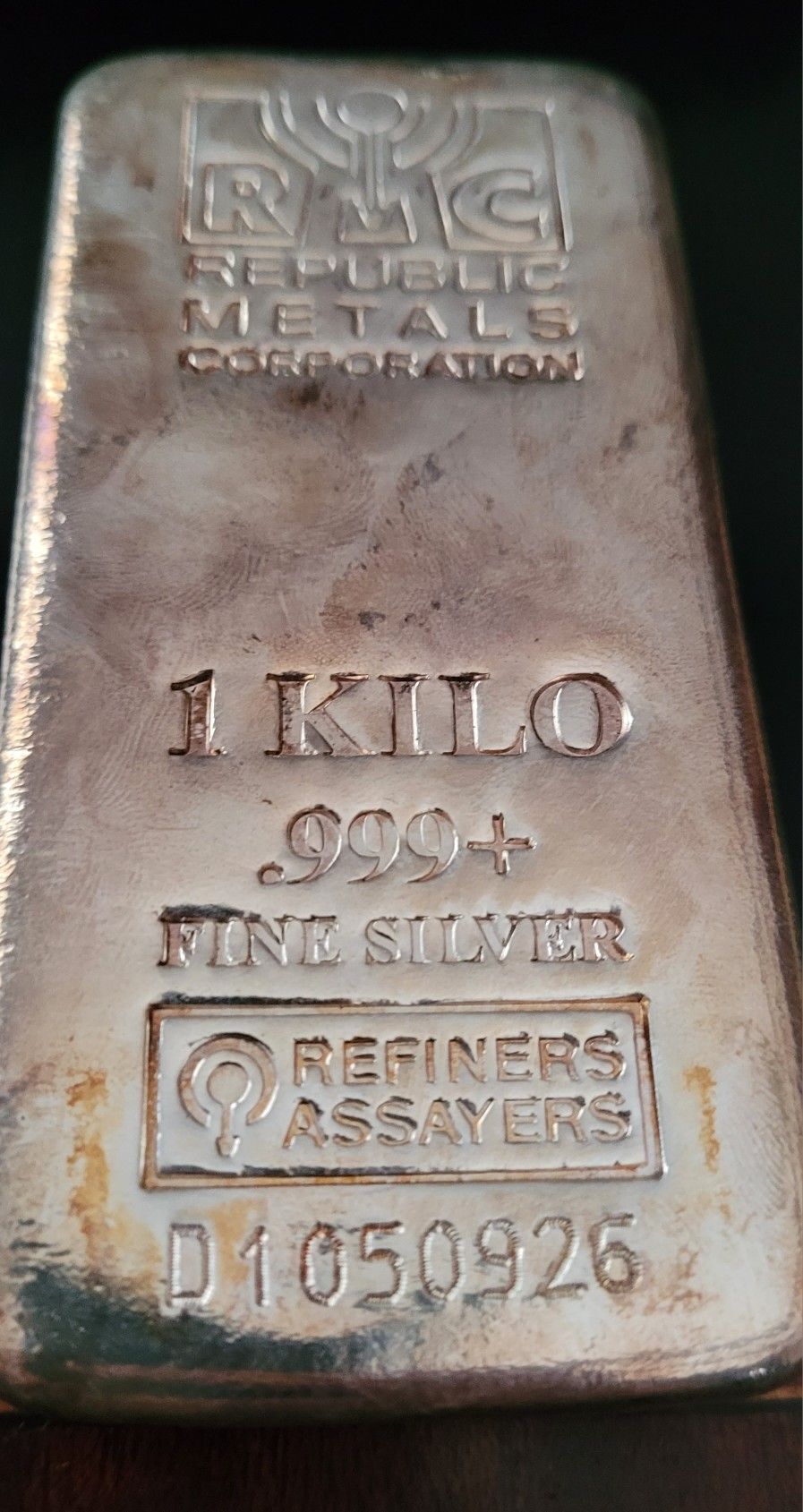 1 Kilo (35.3 oz) of 0.999 Silver Bar