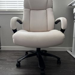 Big Cream Faux Leather Executive Chair/Office Chair